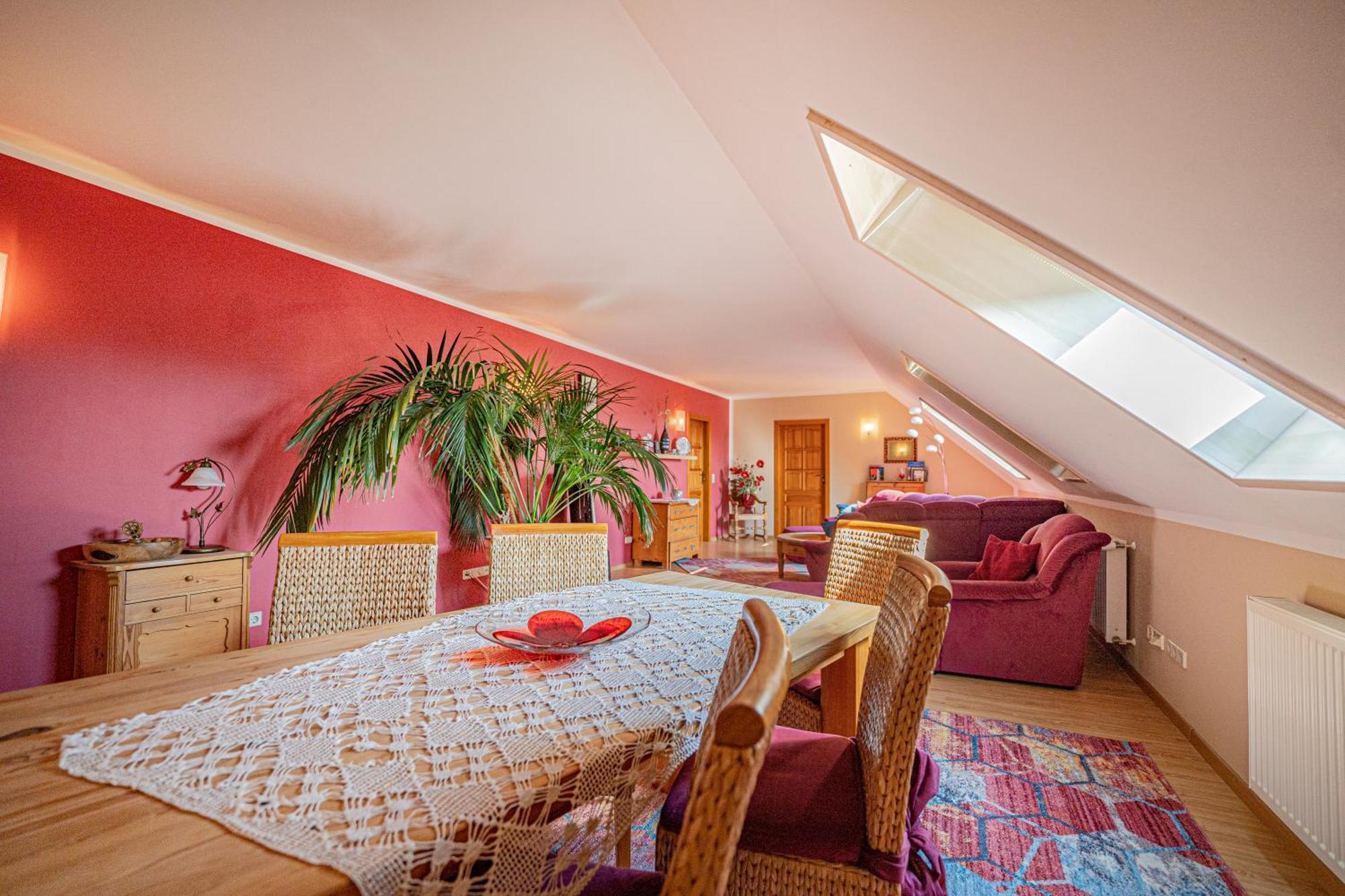 Dom Ogrodnika Apartment Jezow Sudecki ภายนอก รูปภาพ