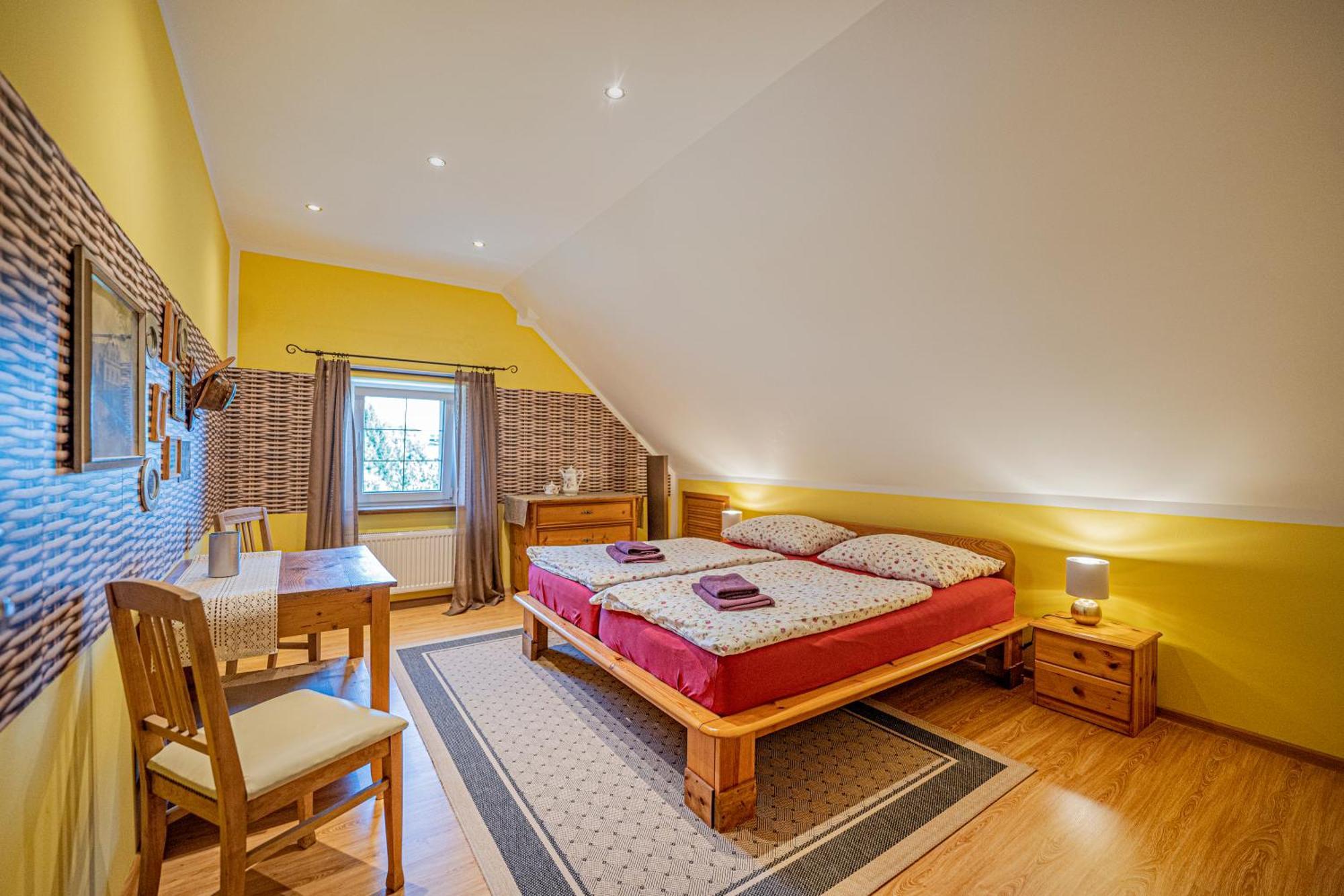 Dom Ogrodnika Apartment Jezow Sudecki ภายนอก รูปภาพ