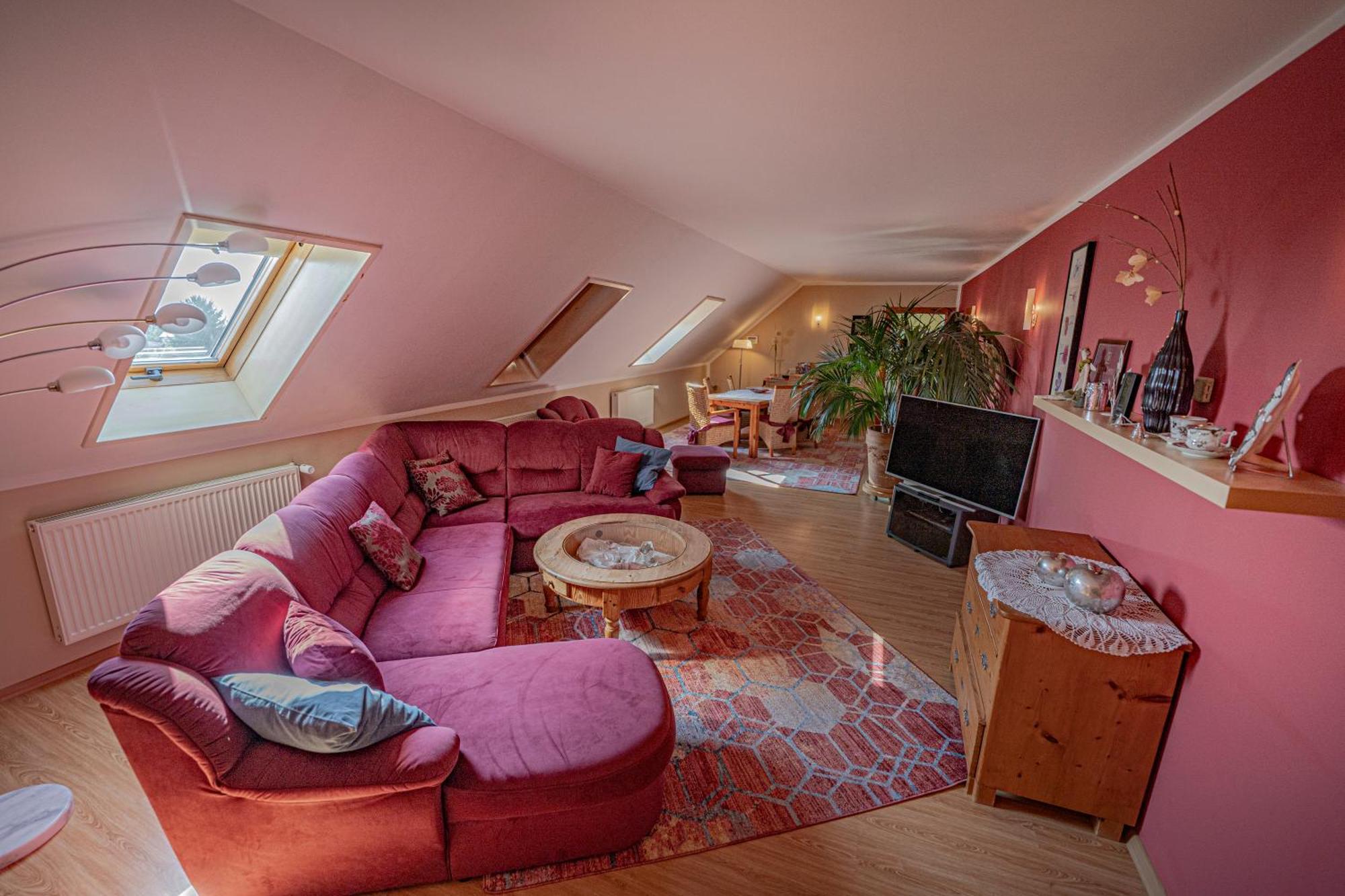 Dom Ogrodnika Apartment Jezow Sudecki ภายนอก รูปภาพ