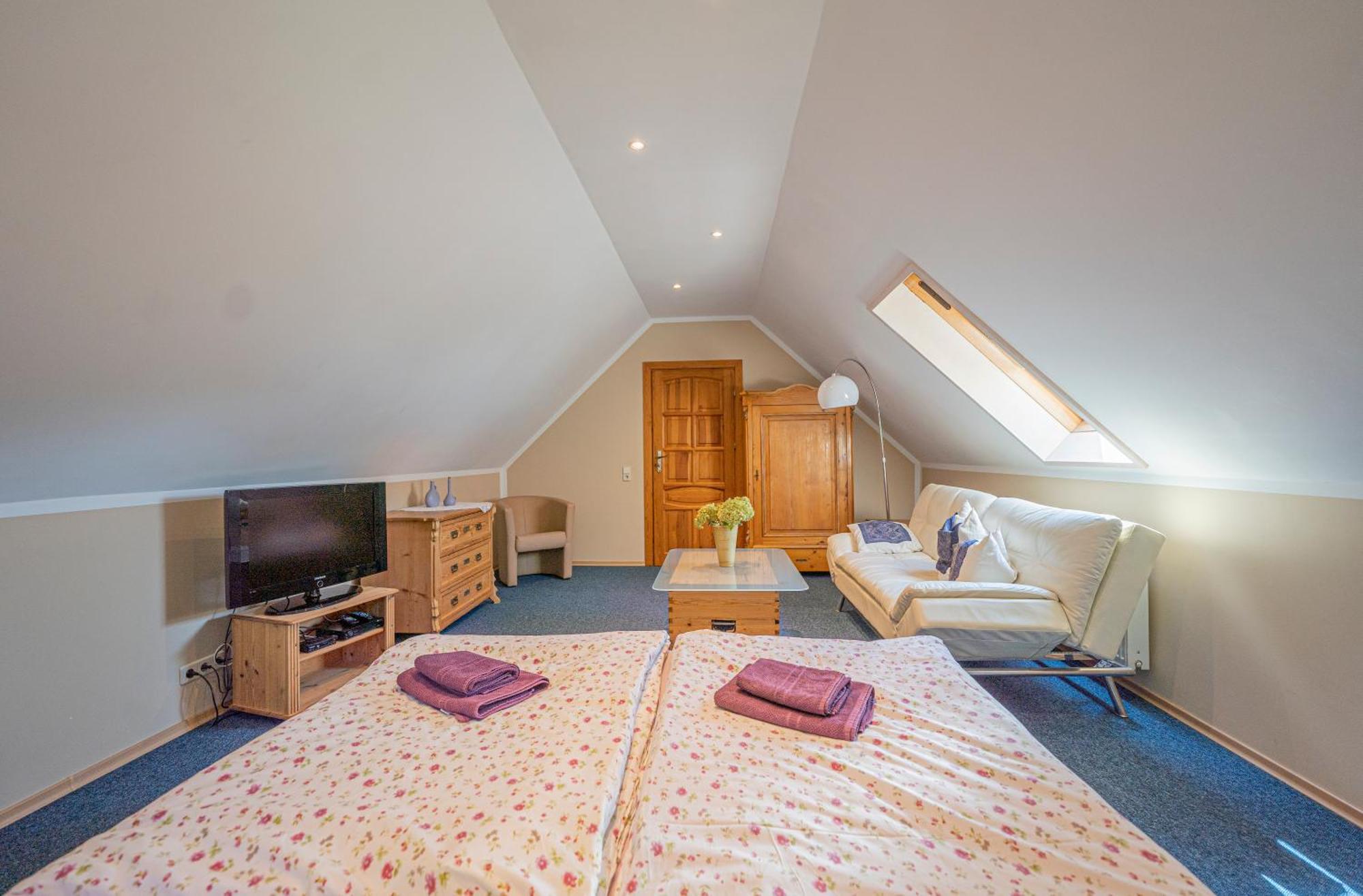 Dom Ogrodnika Apartment Jezow Sudecki ภายนอก รูปภาพ
