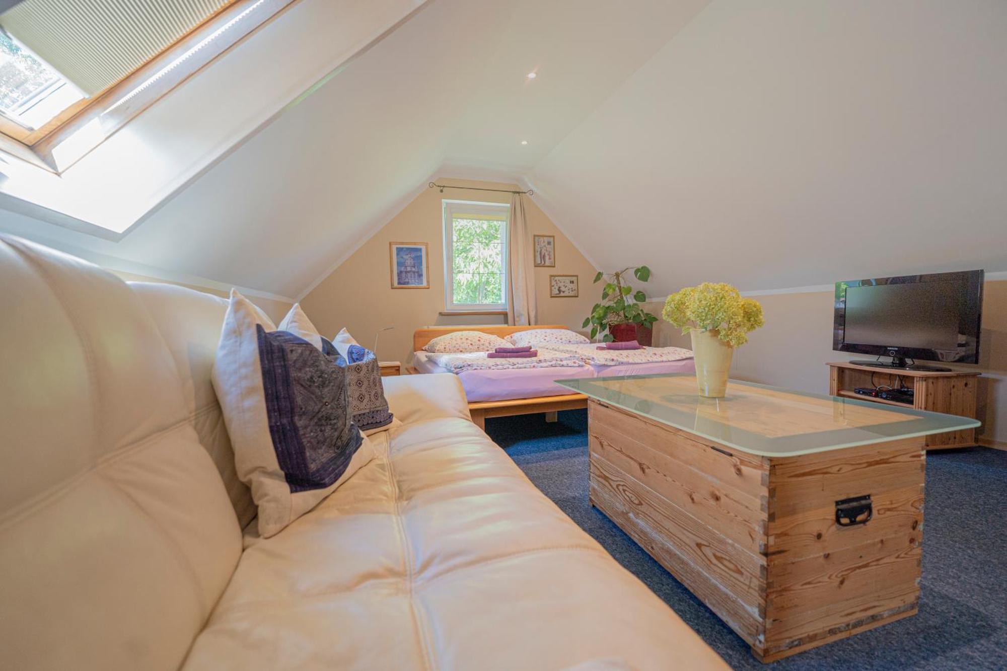 Dom Ogrodnika Apartment Jezow Sudecki ภายนอก รูปภาพ
