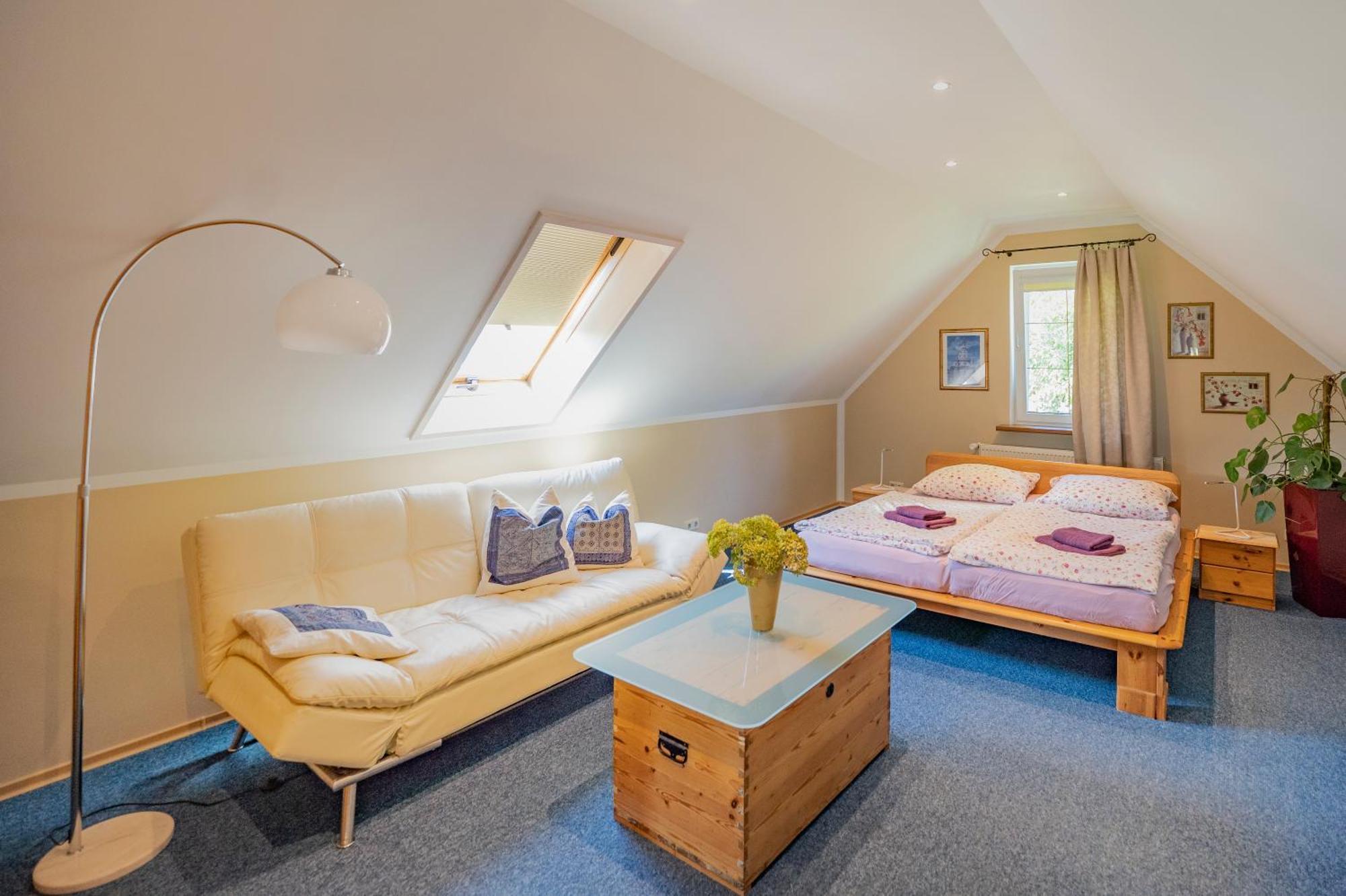 Dom Ogrodnika Apartment Jezow Sudecki ภายนอก รูปภาพ